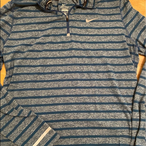 Nike pullover - Picture 3 of 4